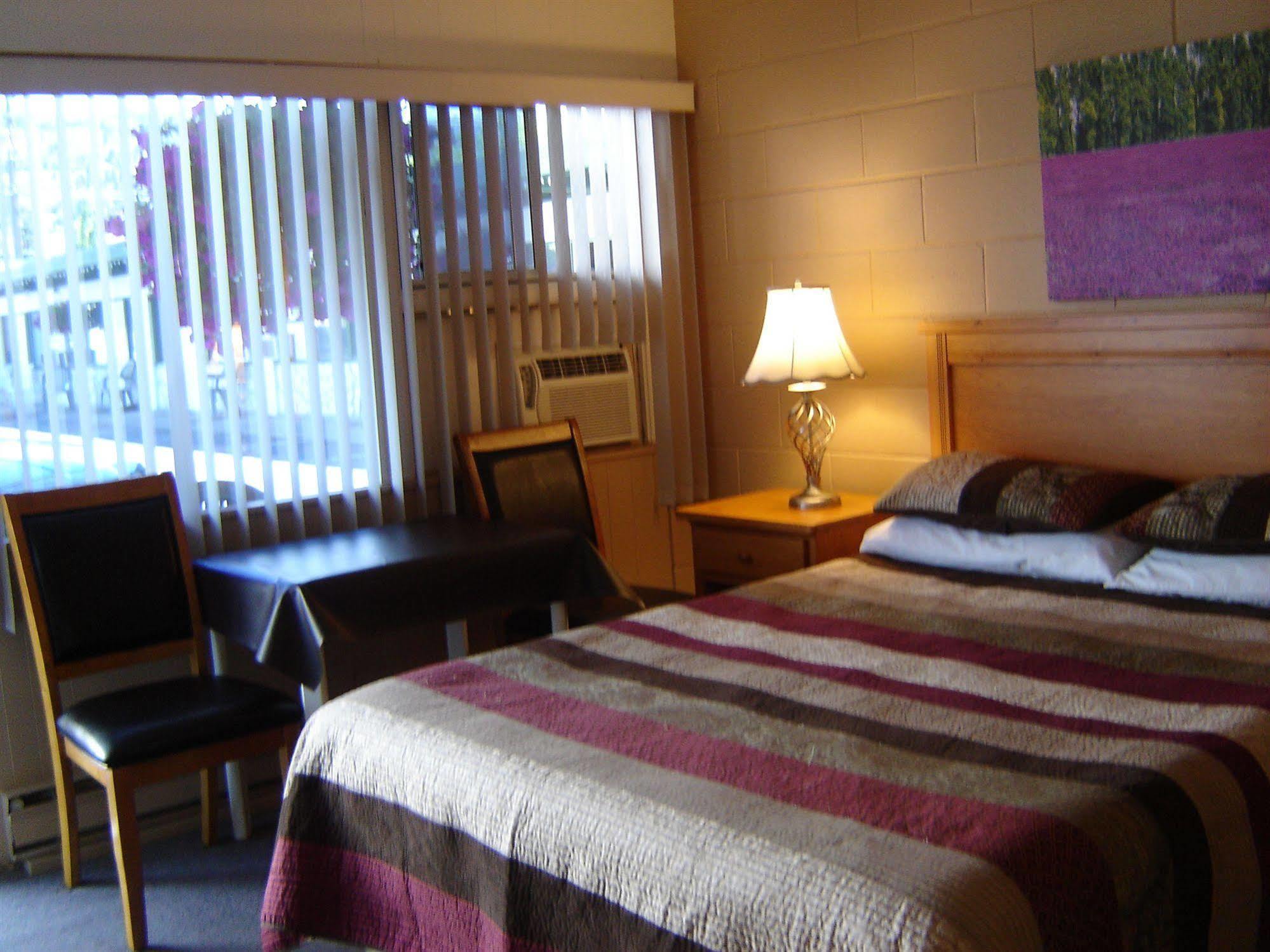 Flamingo Motel Penticton Kültér fotó