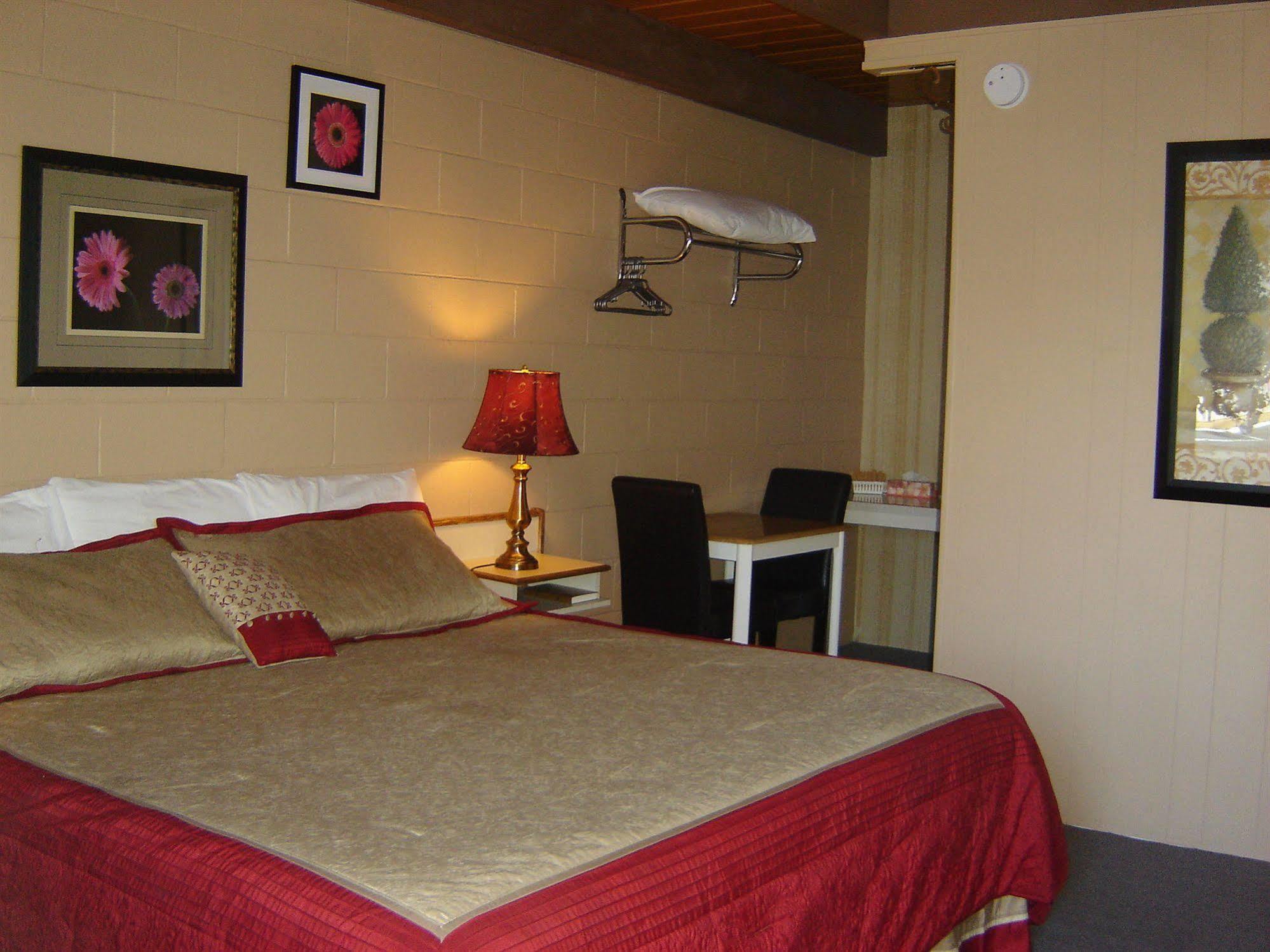 Flamingo Motel Penticton Kültér fotó