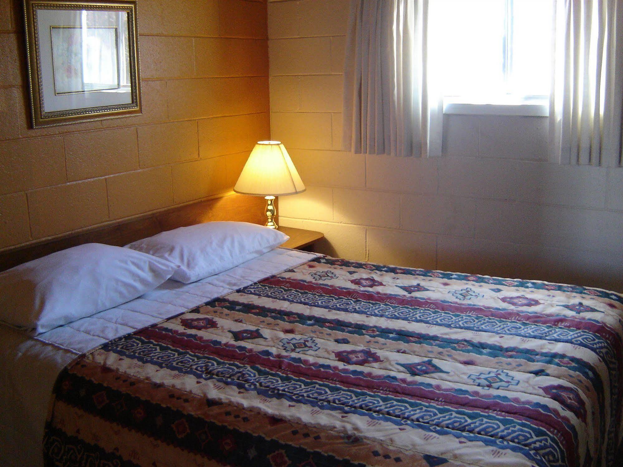 Flamingo Motel Penticton Kültér fotó