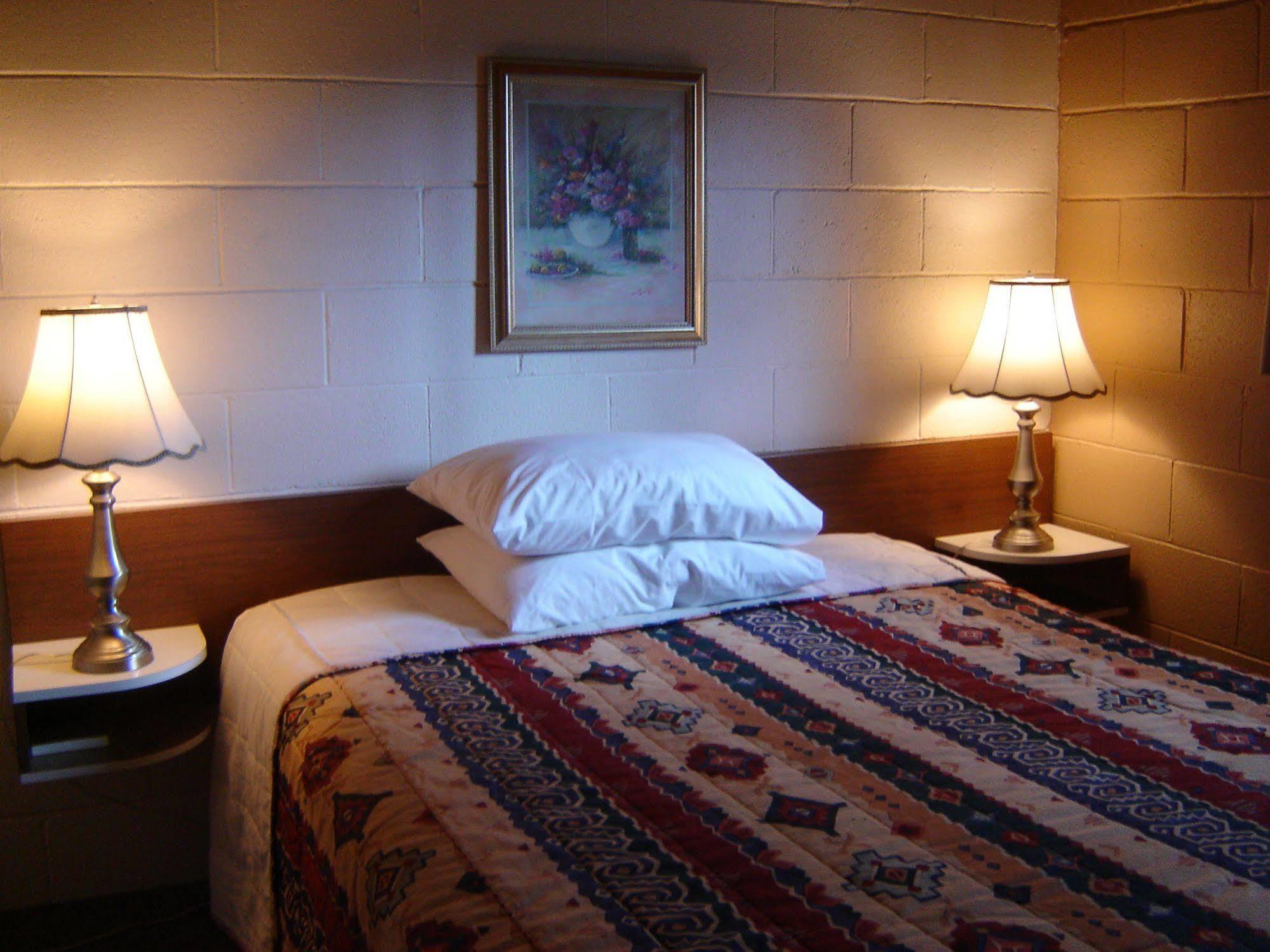 Flamingo Motel Penticton Kültér fotó